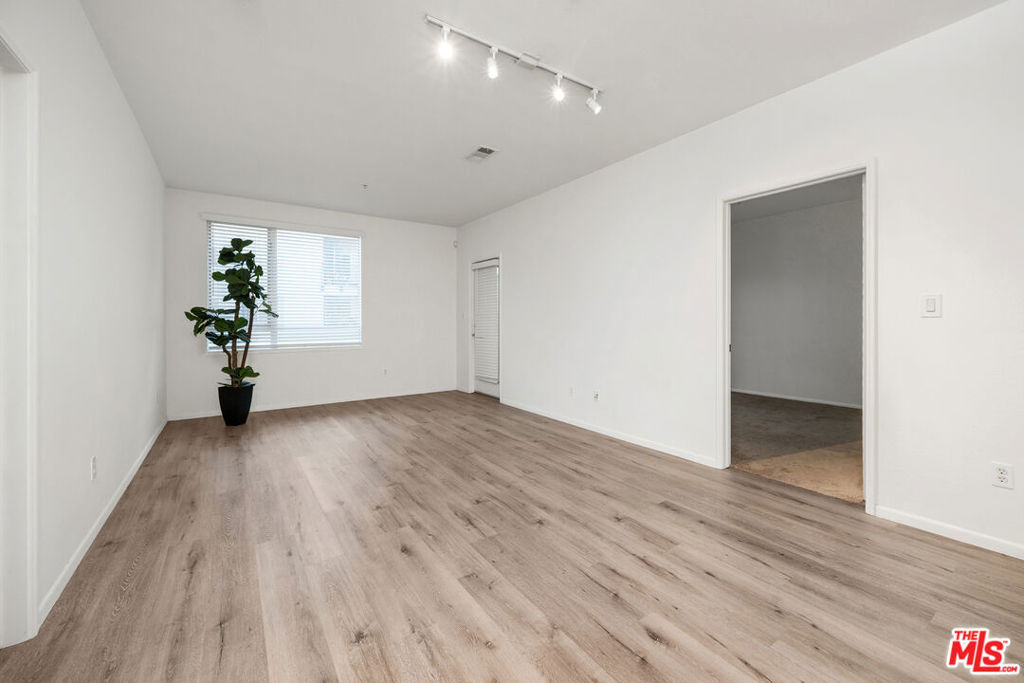 6400 Crescent Parkway - Photo 24