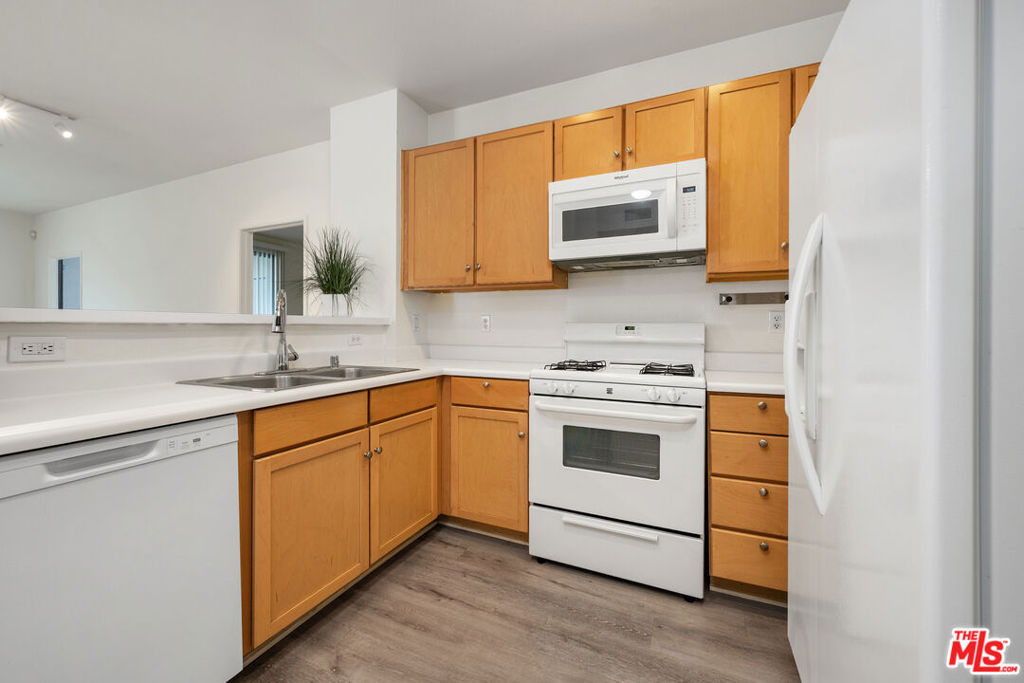 6400 Crescent Parkway - Photo 1