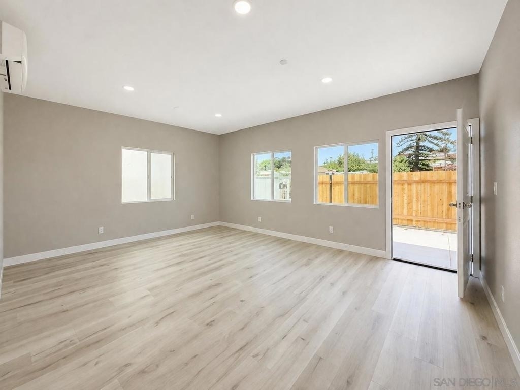 5372 Nutmeg St - Photo 2