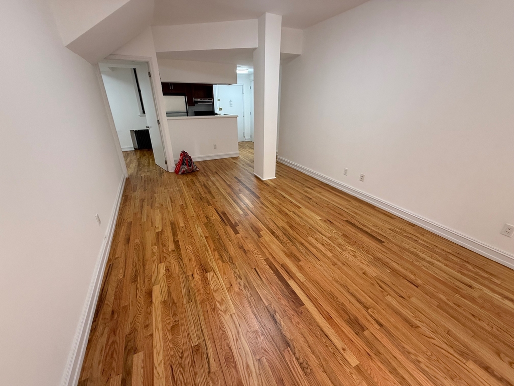 440 East 78th Street - Photo 2
