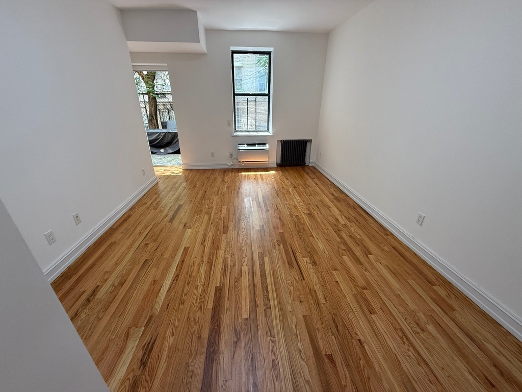440 East 78th Street - Photo 1