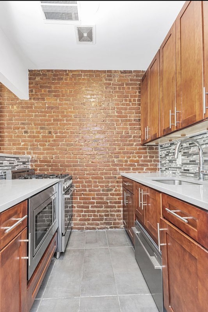 23 West 94th Street - Photo 1