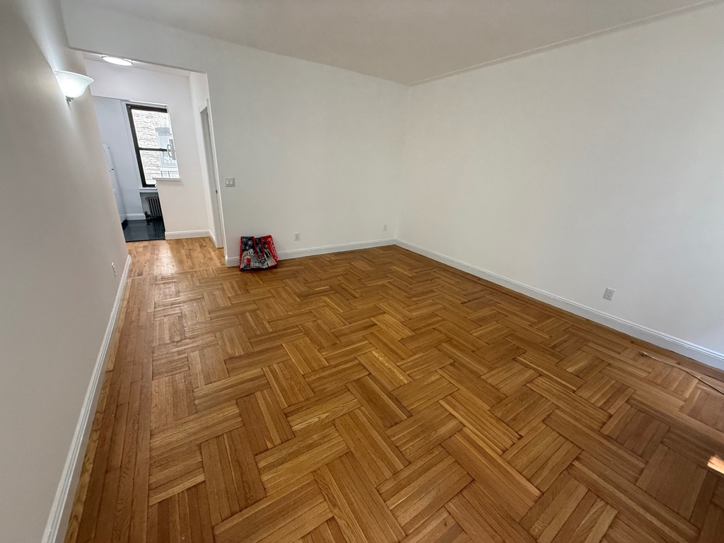 440 East 78th Street - Photo 2