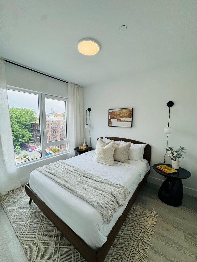 706 E32nd - Photo 7