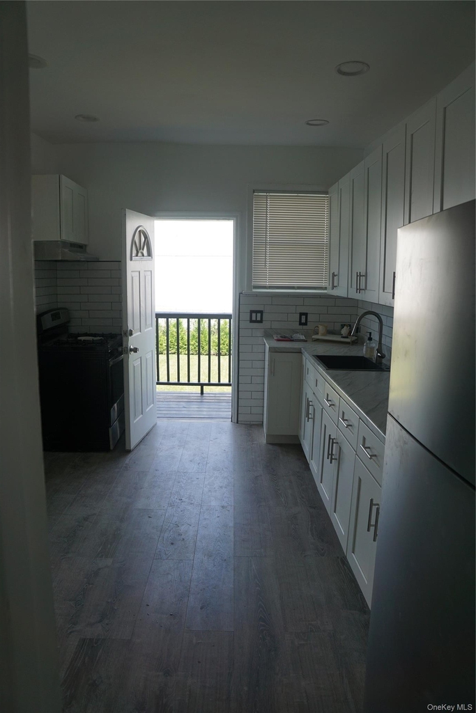 70 Dobbs Ferry Road - Photo 9
