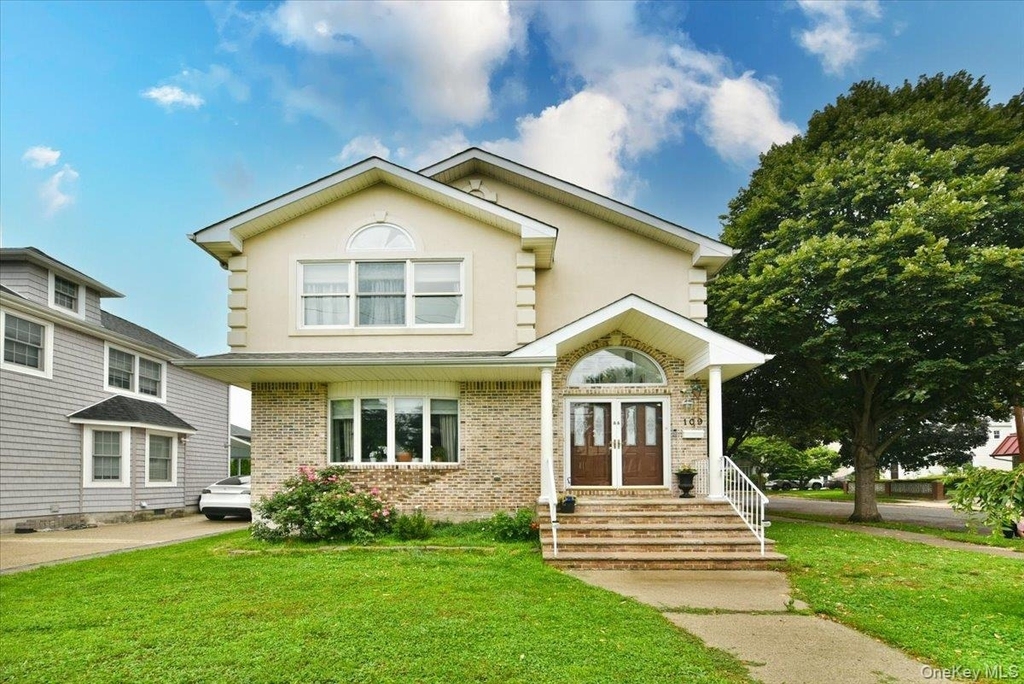 109 Charles Street - Photo 0
