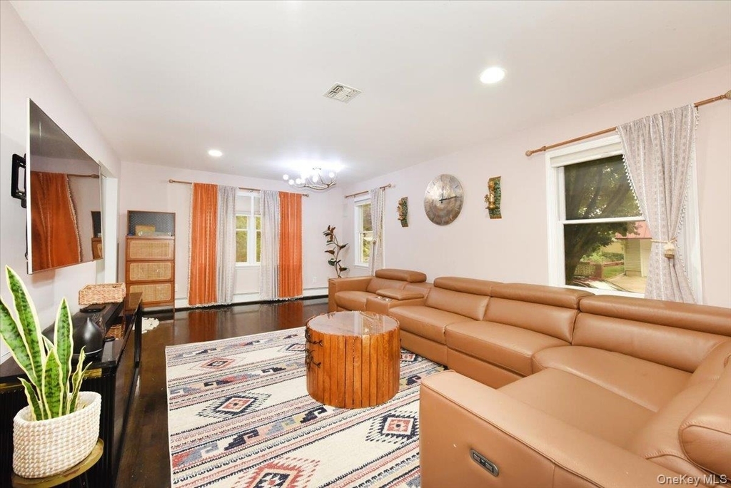 109 Charles Street - Photo 9