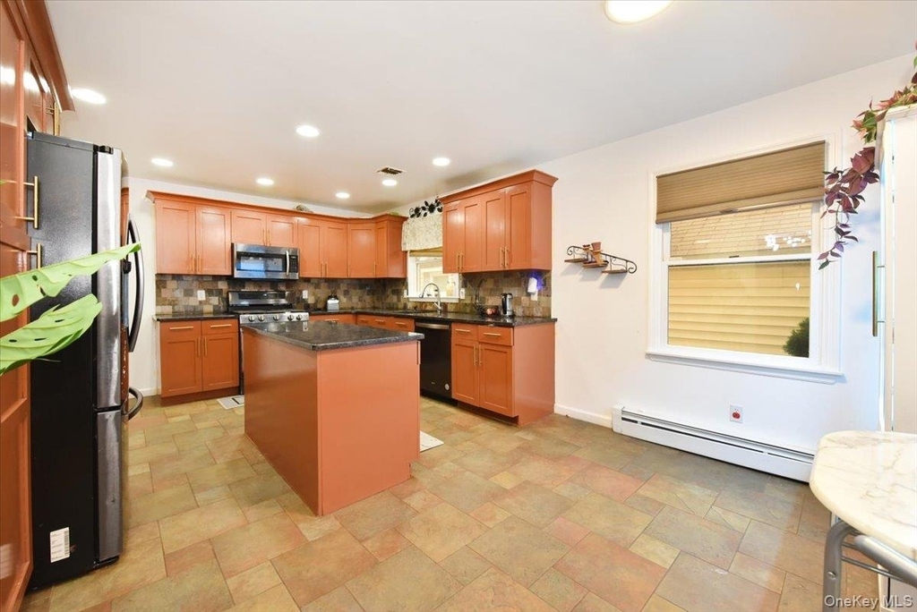 109 Charles Street - Photo 11