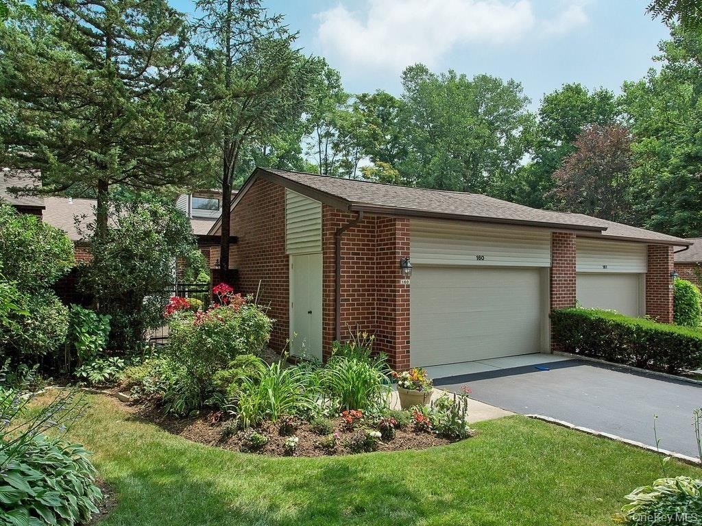 160 Dove Hill Drive - Photo 0