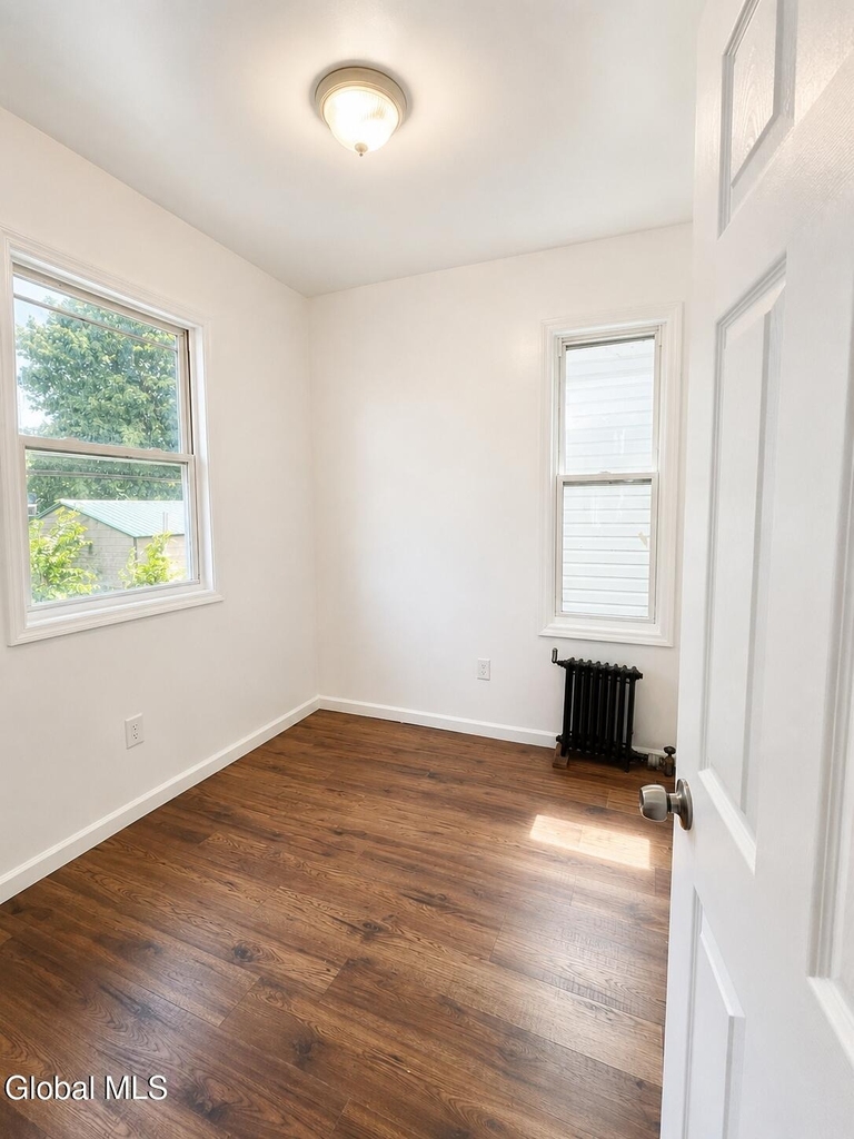 407 Victory Avenue - Photo 14