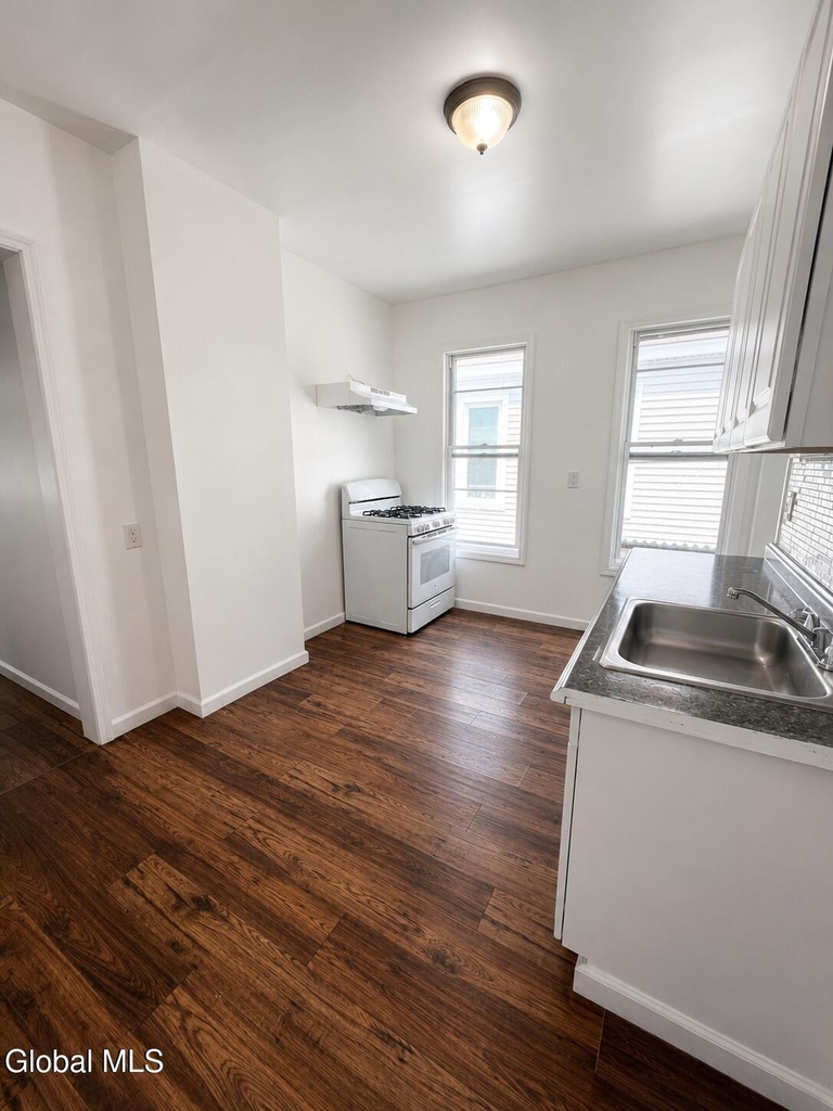407 Victory Avenue - Photo 7