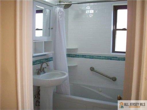 182 Newman Street - Photo 0