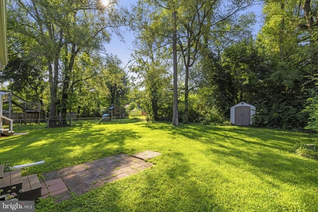 220 E 2nd Avenue - Photo 34