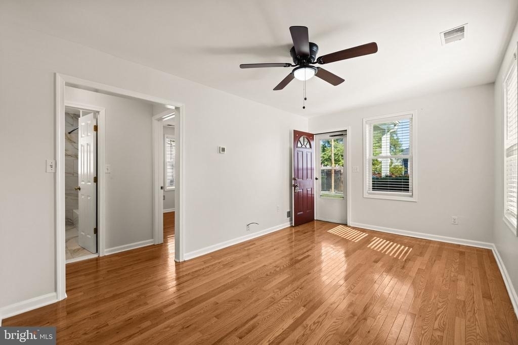 220 E 2nd Avenue - Photo 9