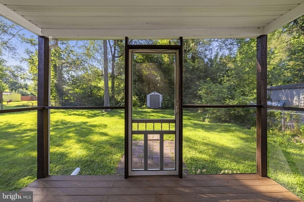 220 E 2nd Avenue - Photo 33