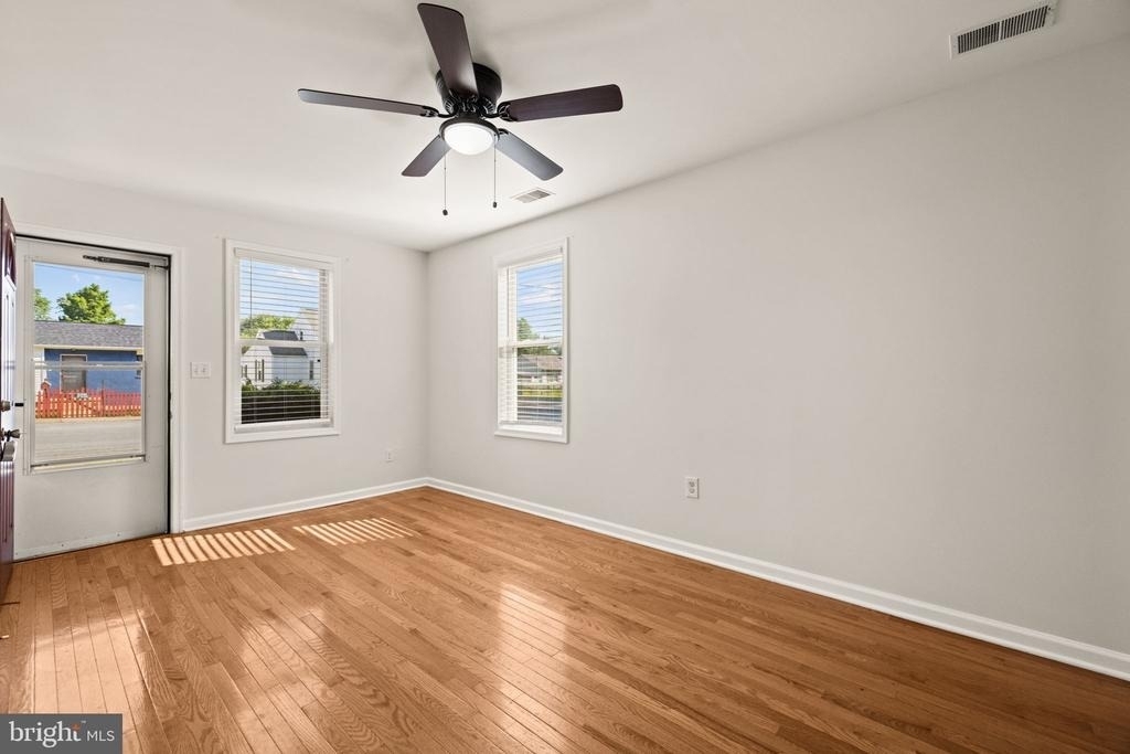 220 E 2nd Avenue - Photo 8