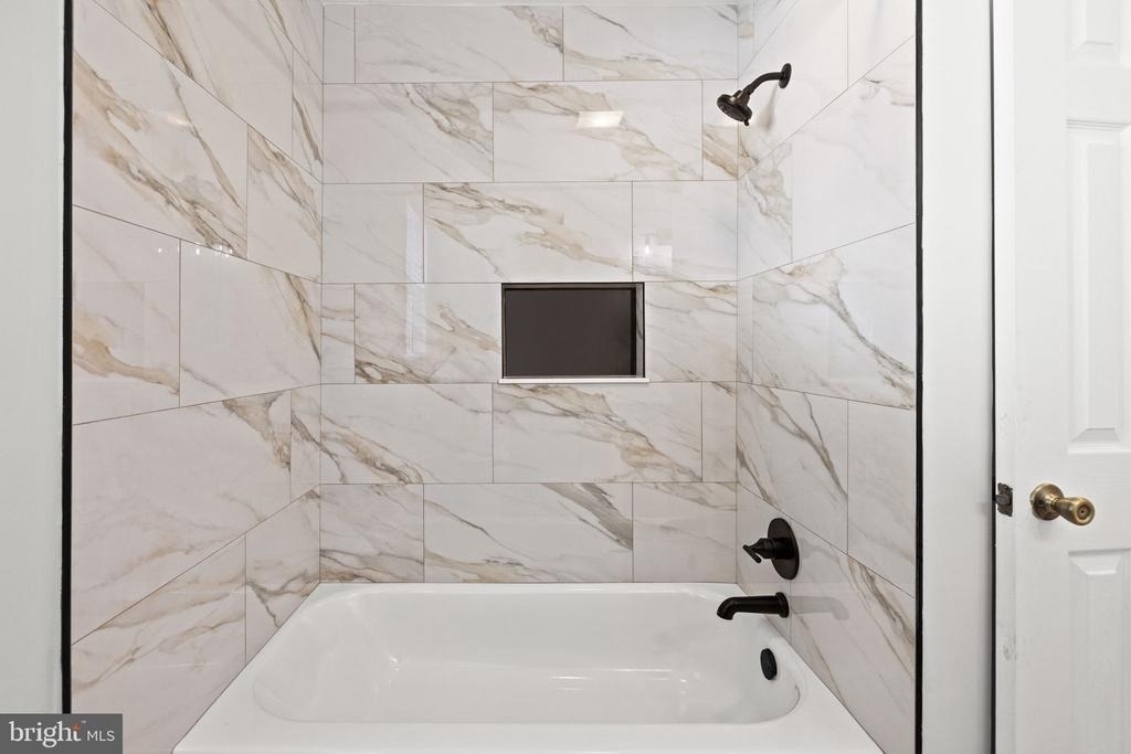 220 E 2nd Avenue - Photo 22