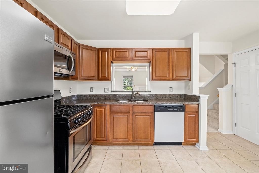 4701 Colonnade Way - Photo 11