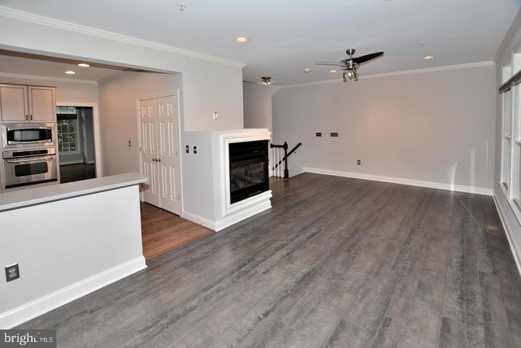 103 Washington Square Court - Photo 6