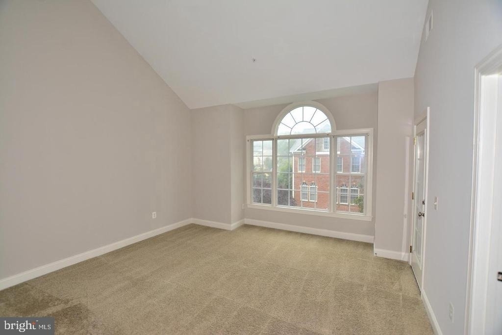 103 Washington Square Court - Photo 22