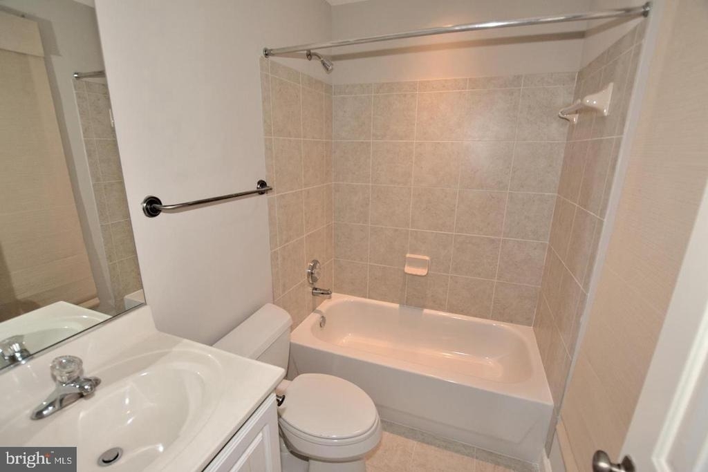 103 Washington Square Court - Photo 15