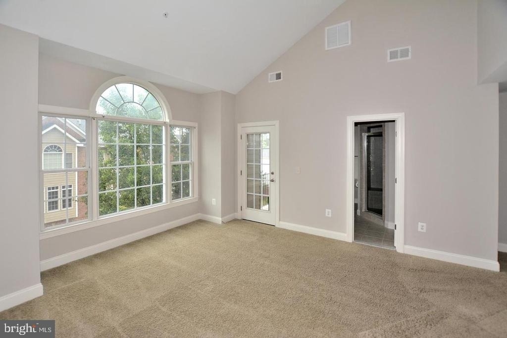 103 Washington Square Court - Photo 21