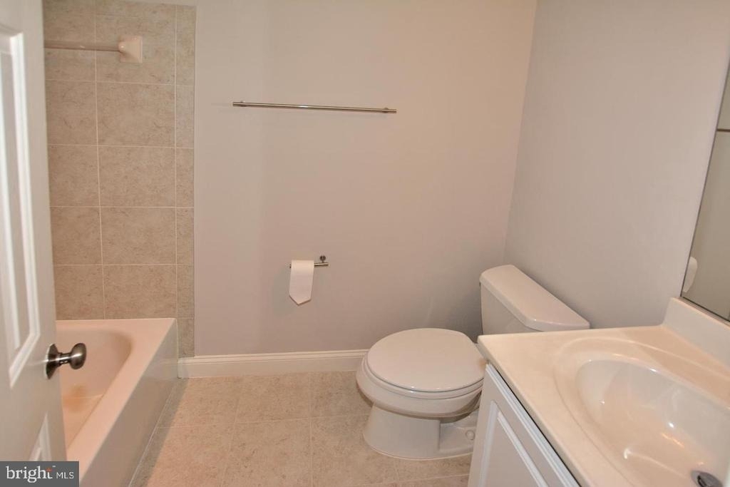 103 Washington Square Court - Photo 14