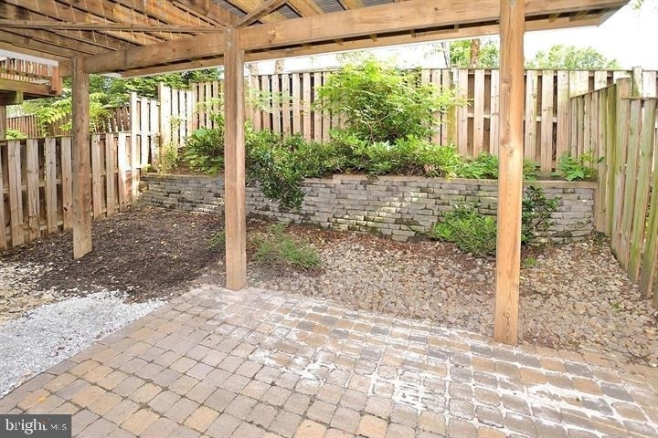 103 Washington Square Court - Photo 25