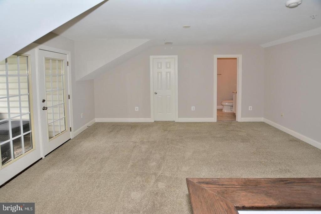 103 Washington Square Court - Photo 17
