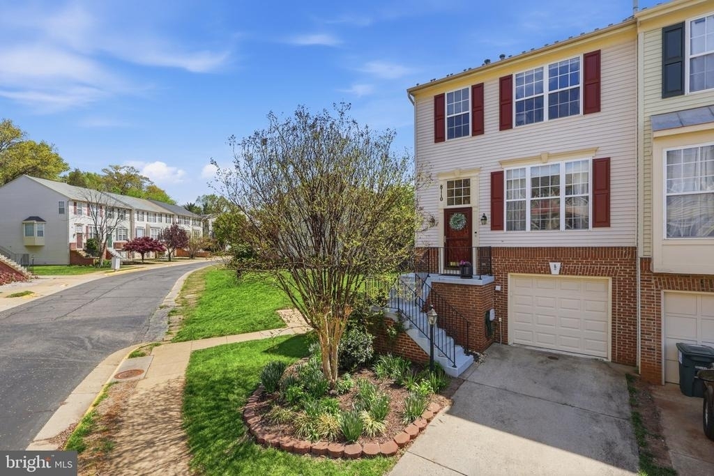 8110 Cerromar Way - Photo 0