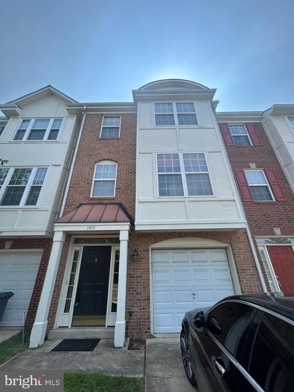 6419 Nice Place - Photo 1