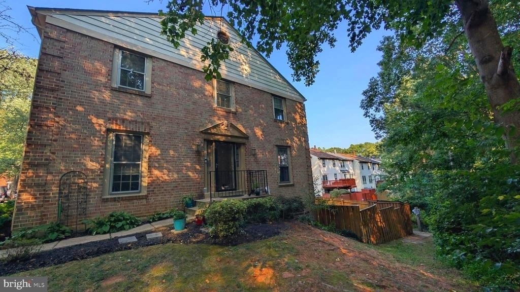 5612 Sutherland Court - Photo 1