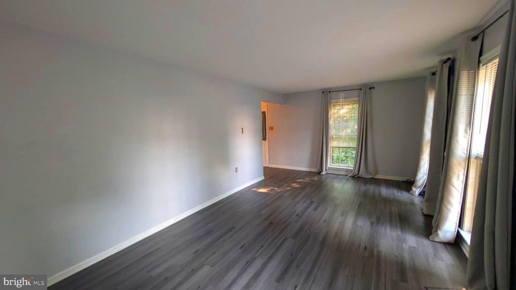 5612 Sutherland Court - Photo 11