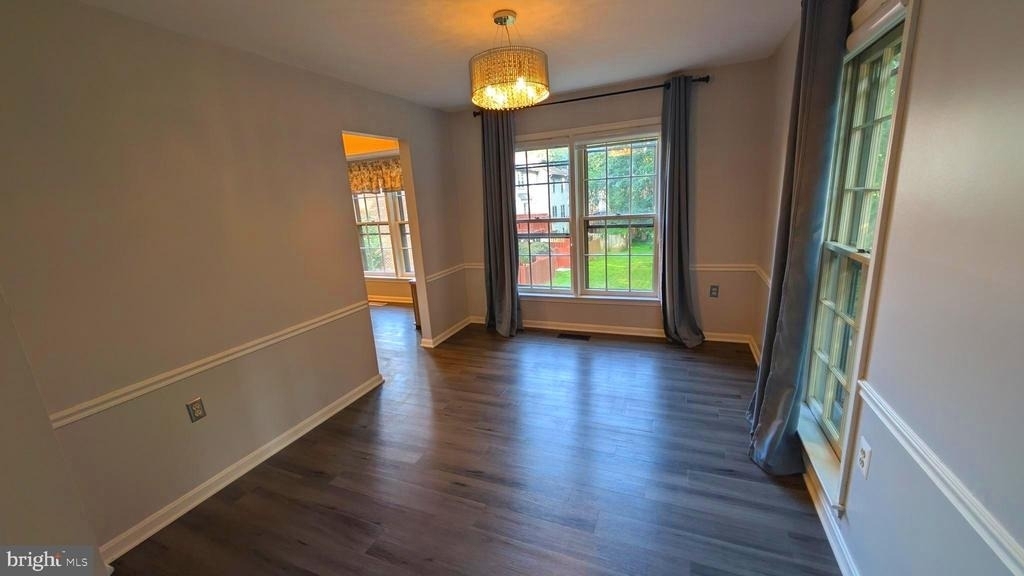 5612 Sutherland Court - Photo 9