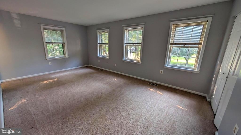 5612 Sutherland Court - Photo 22