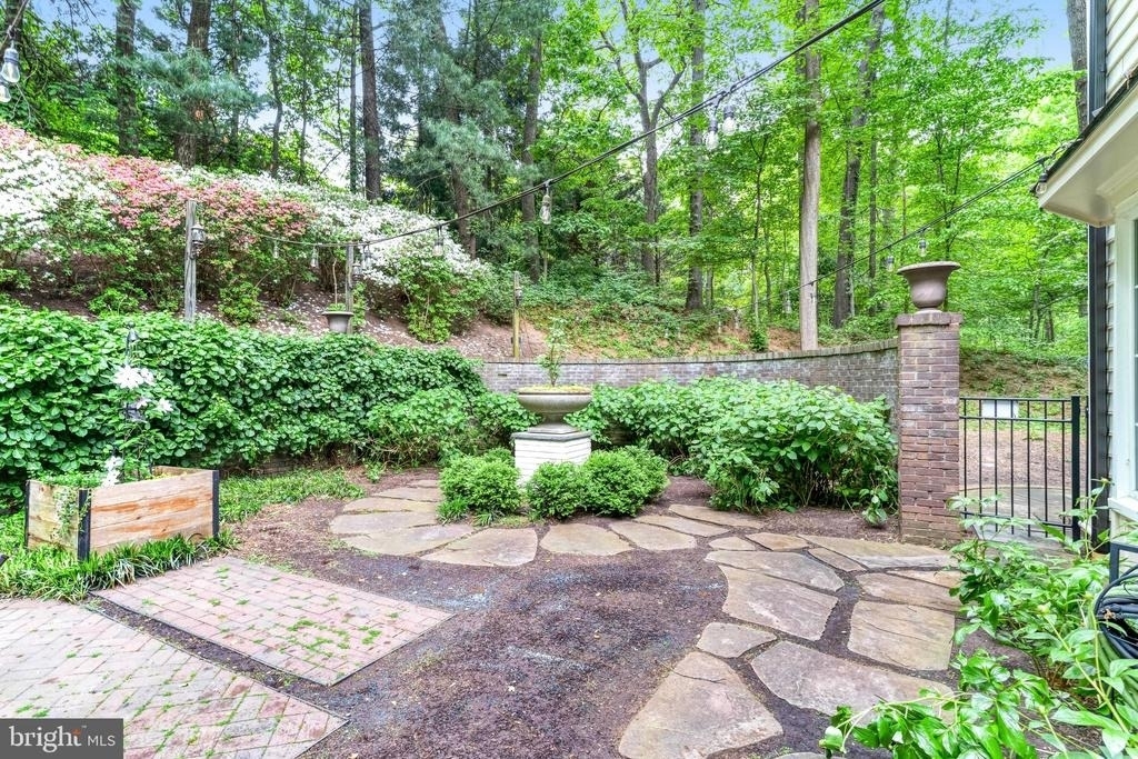 7845 Old Dominion Drive - Photo 16