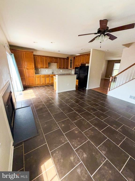 1202 Ellis Avenue - Photo 2
