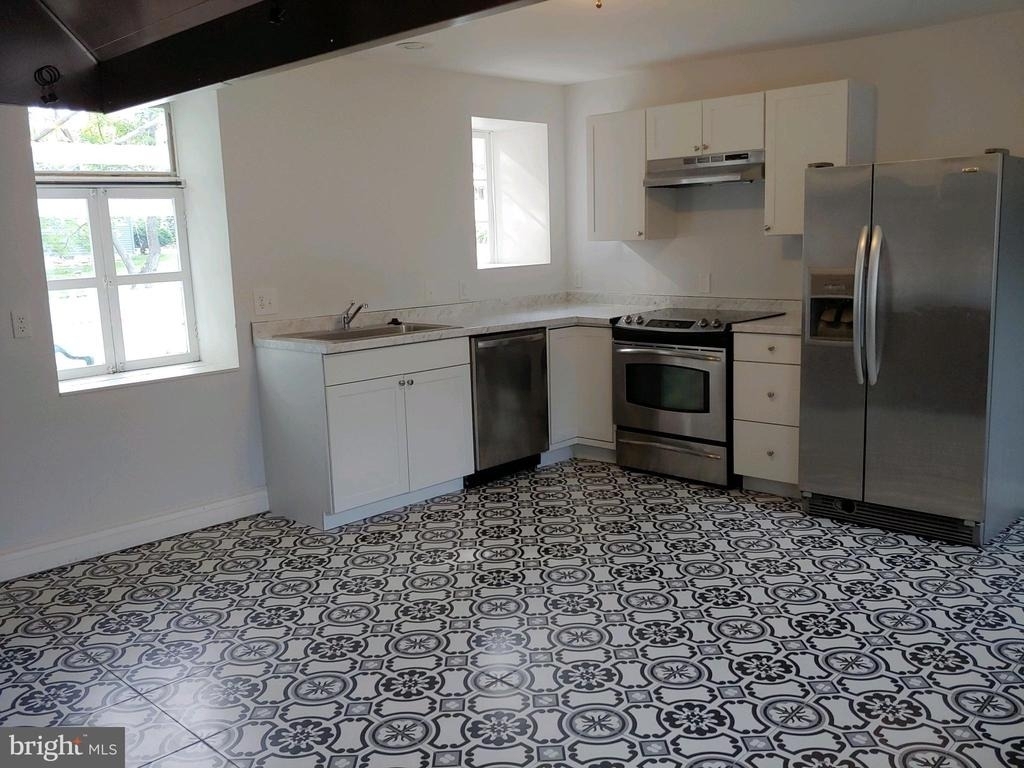 113 E Main Street - Photo 2