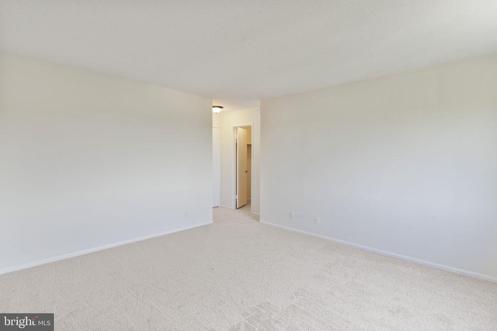 203 Yoakum Parkway - Photo 13