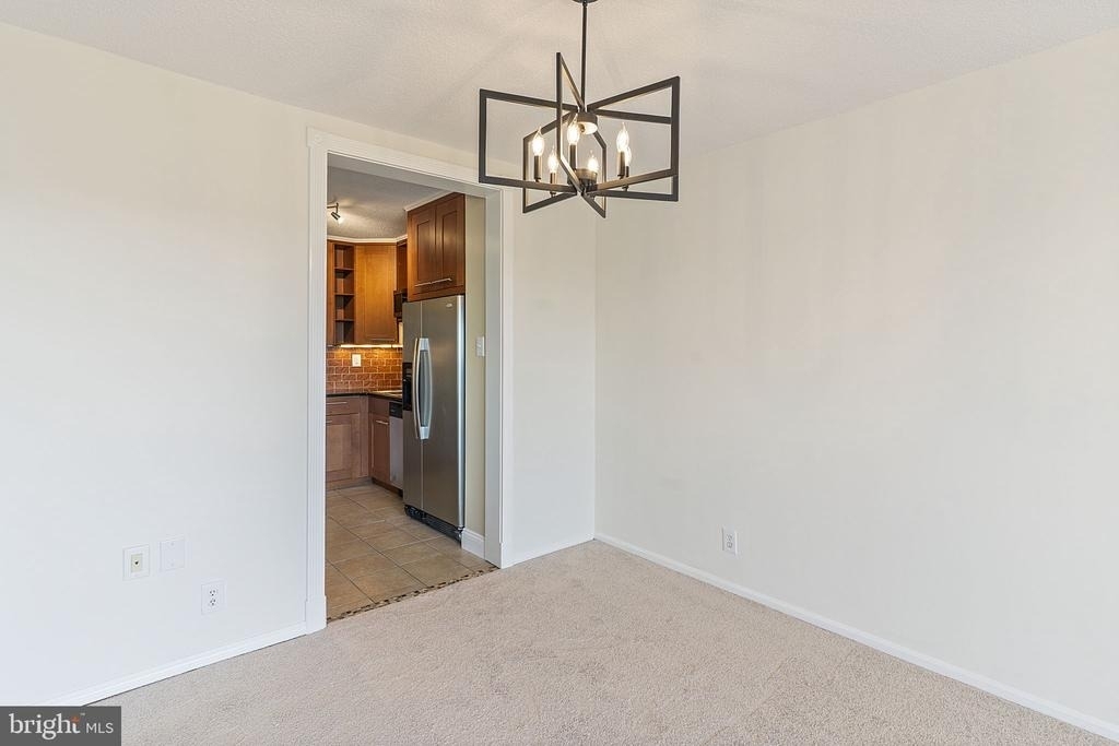 203 Yoakum Parkway - Photo 6