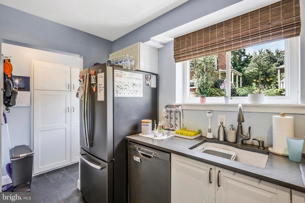 3826 King Street - Photo 7