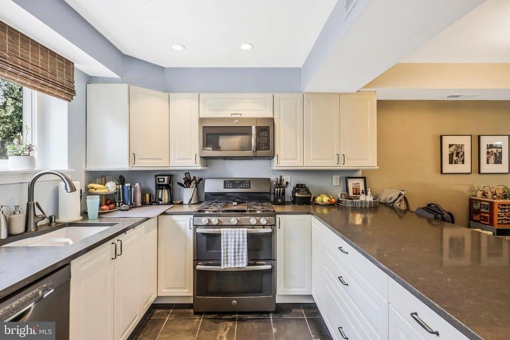 3826 King Street - Photo 6