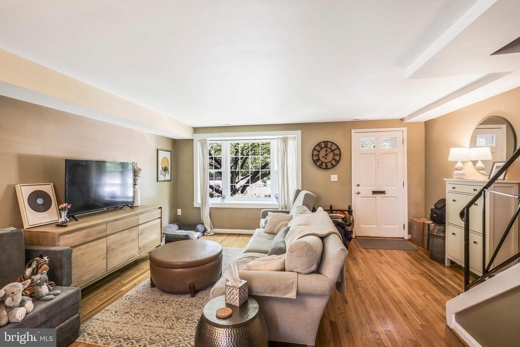 3826 King Street - Photo 2