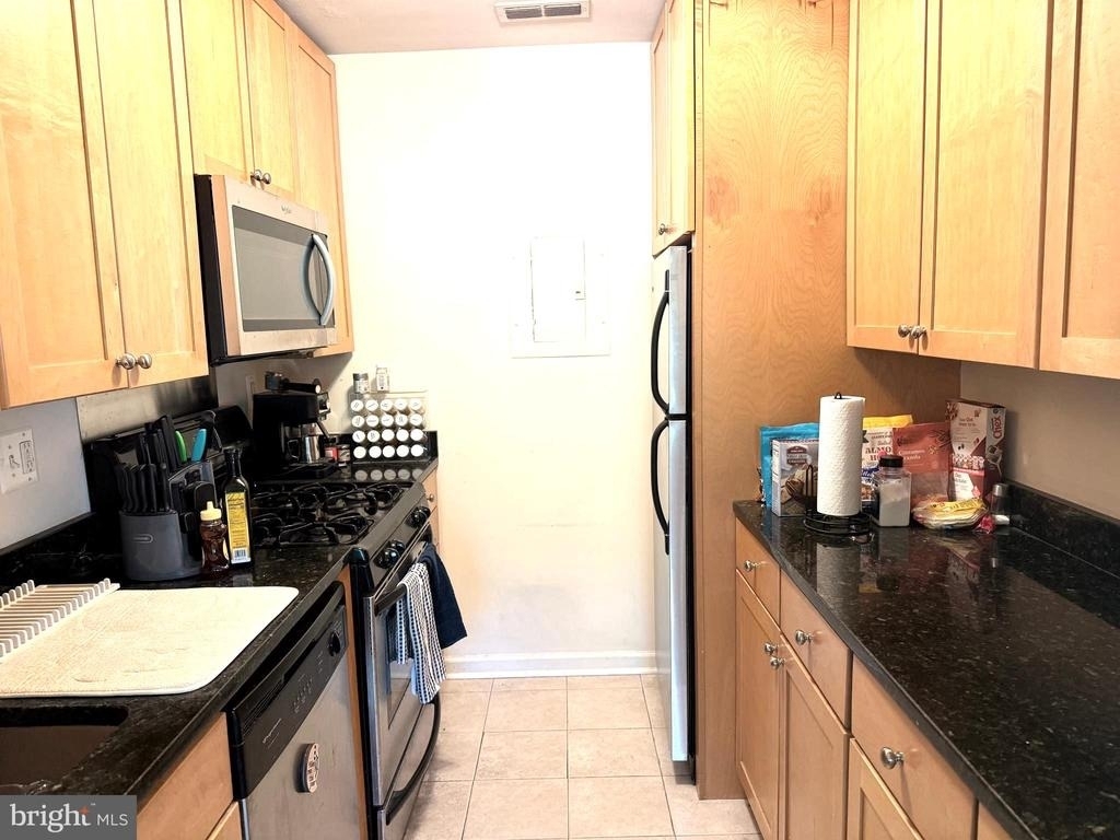 1730 Arlington Boulevard - Photo 4