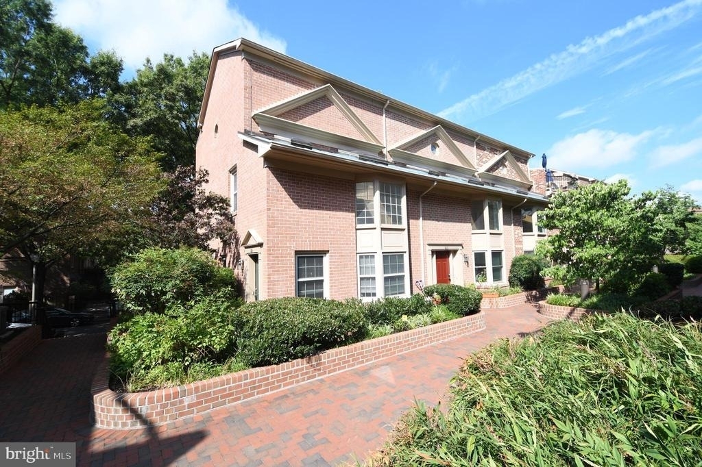 601 N Tazewell Street - Photo 4