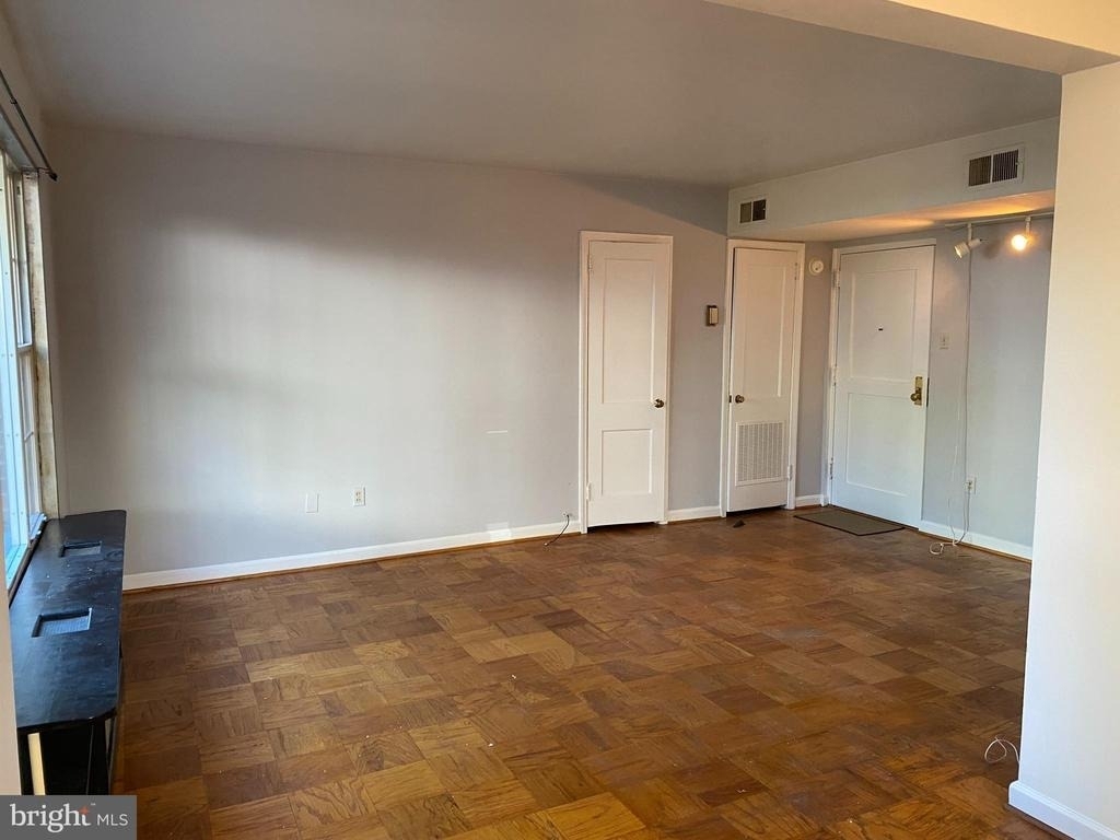 1300 N Meade Street - Photo 3