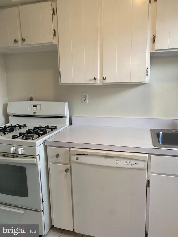 1300 N Meade Street - Photo 11