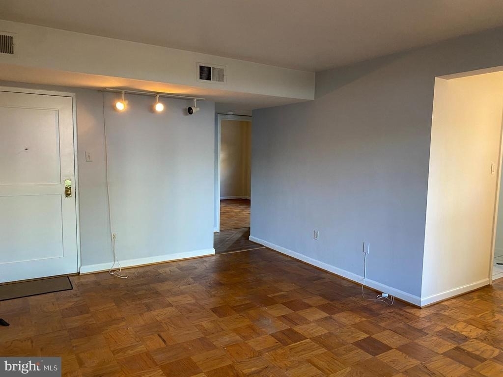 1300 N Meade Street - Photo 4
