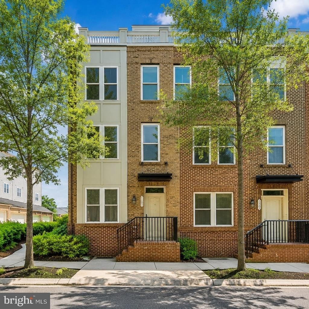 1121 S Lincoln Street - Photo 0