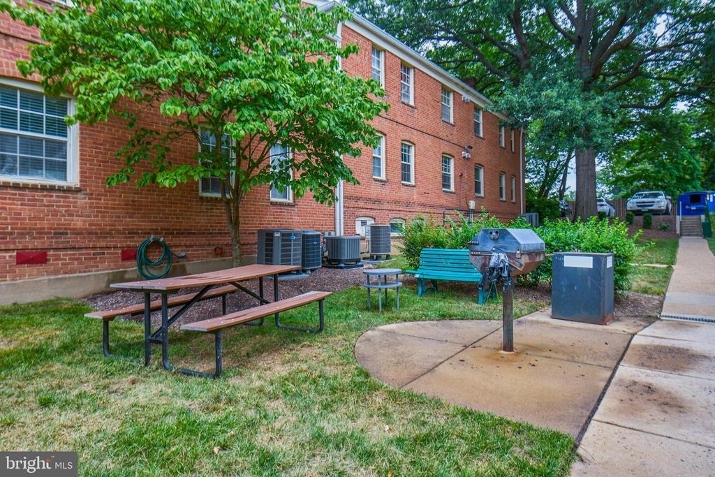 2501 Arlington Boulevard - Photo 24